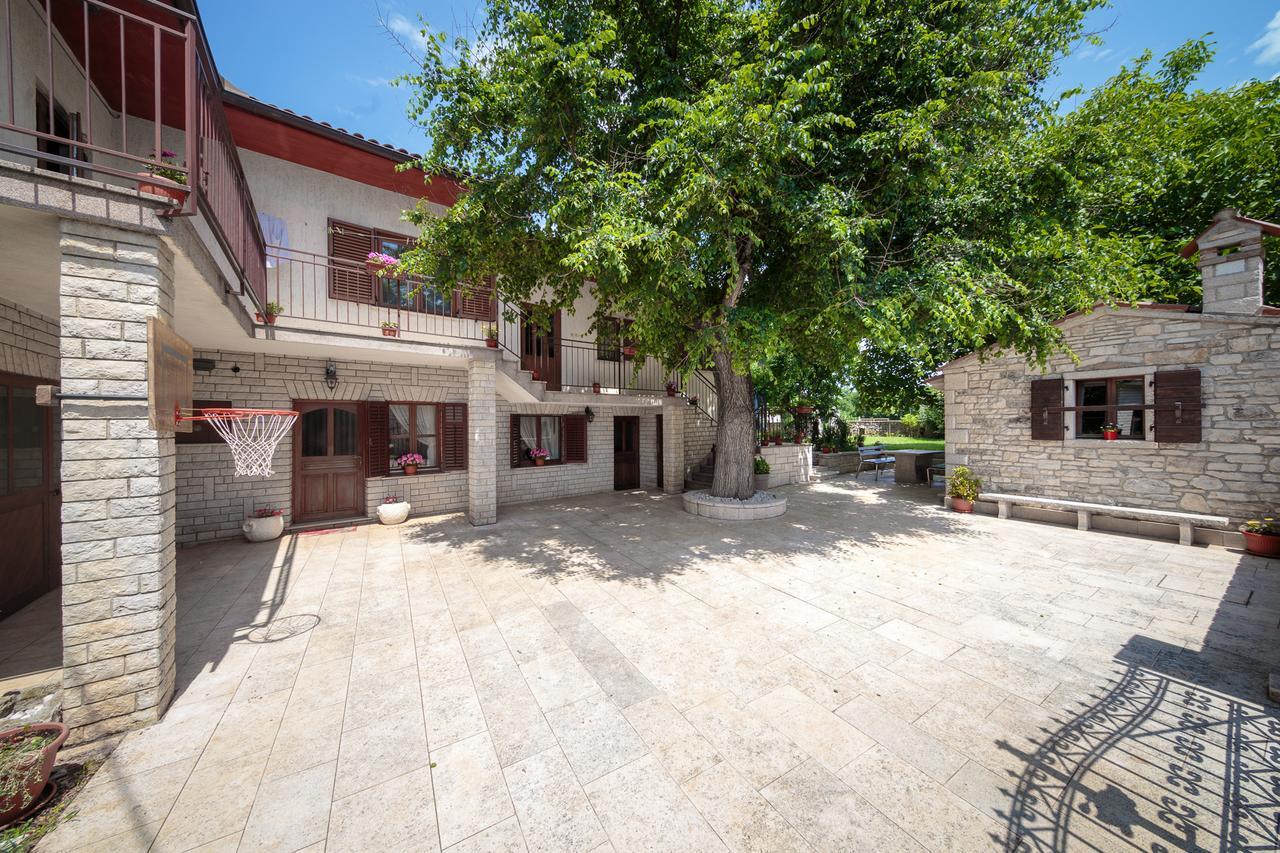 Apartments Mirjana 1655 Kanfanar Luaran gambar