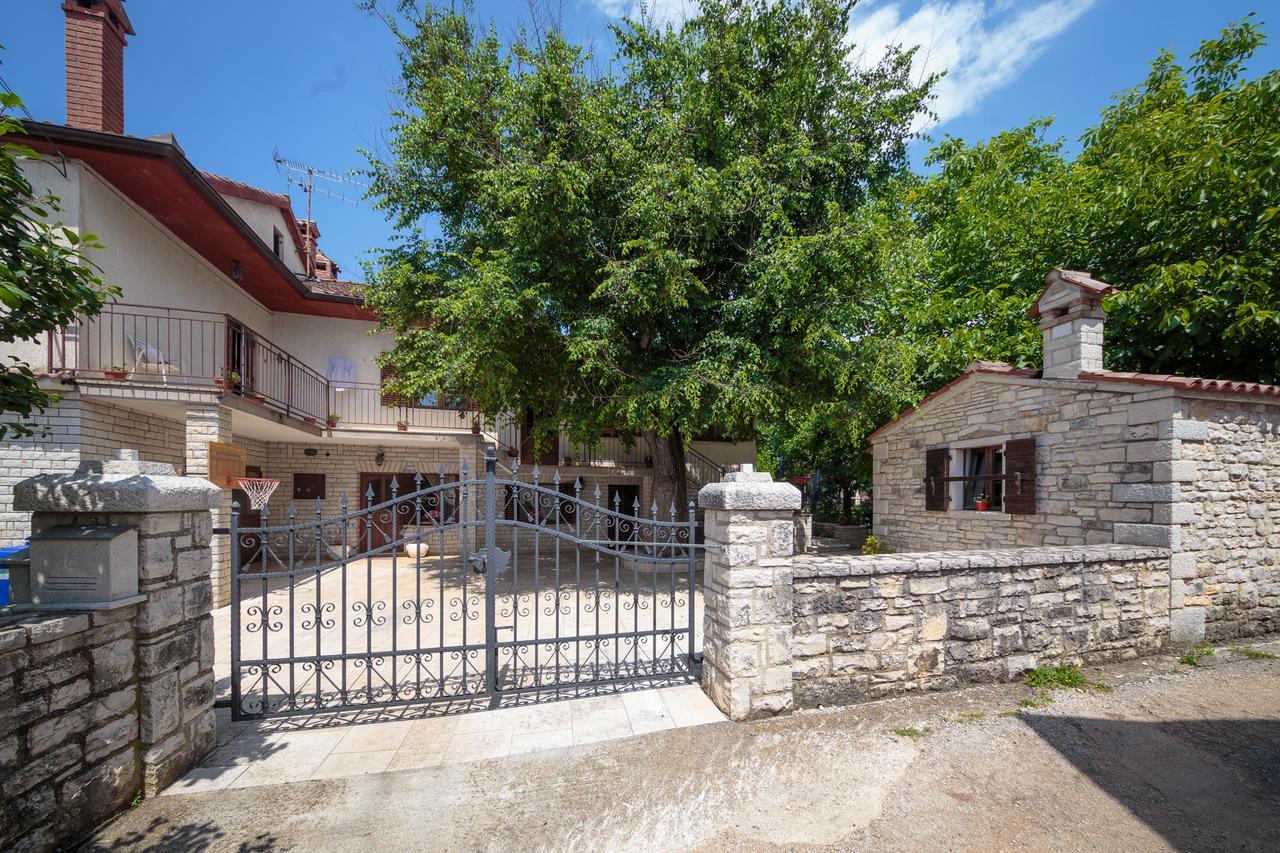 Apartments Mirjana 1655 Kanfanar Luaran gambar