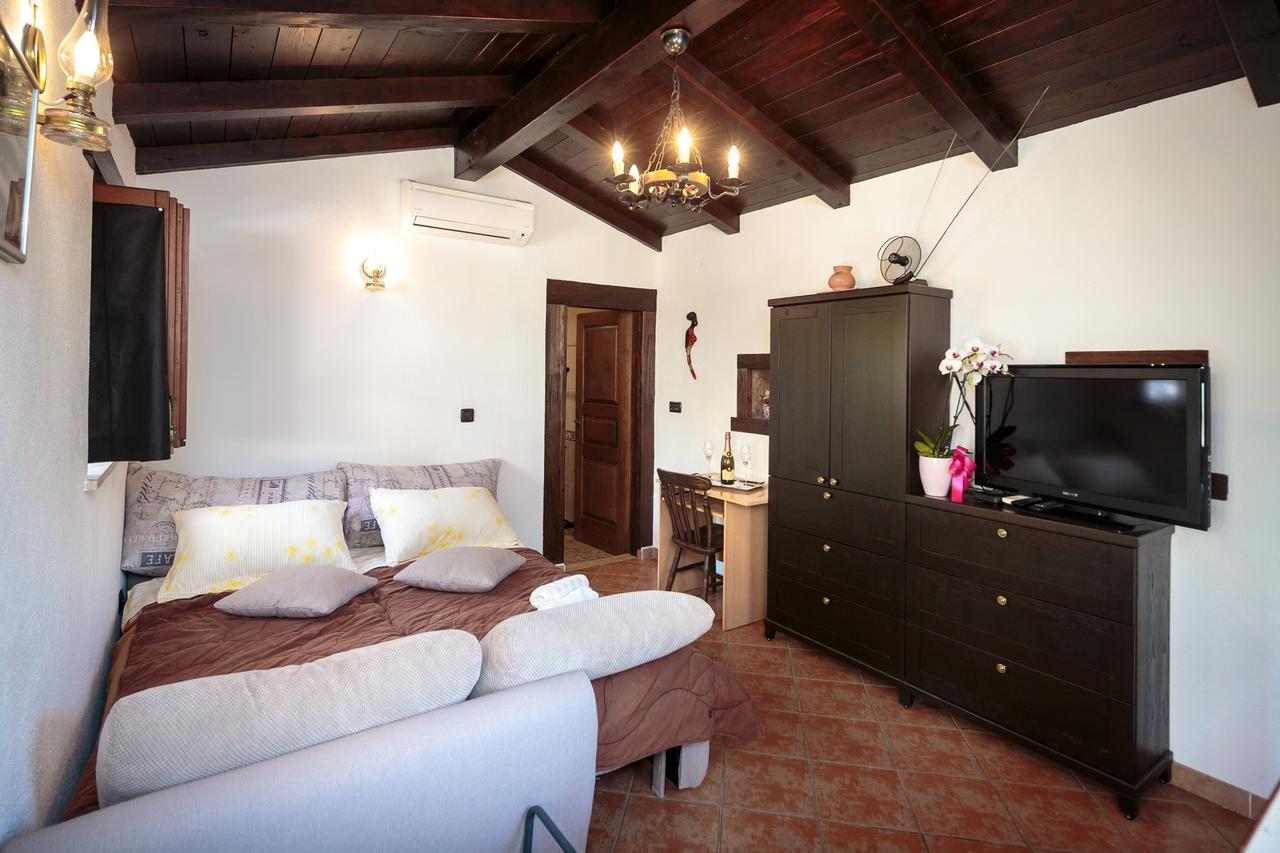 Apartments Mirjana 1655 Kanfanar Luaran gambar