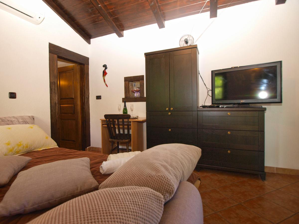 Apartments Mirjana 1655 Kanfanar Luaran gambar