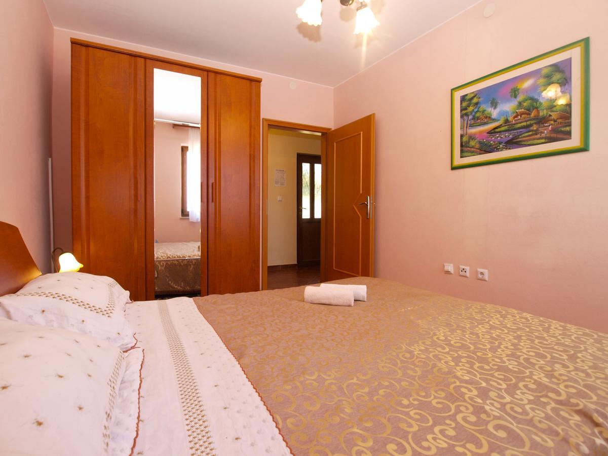 Apartments Mirjana 1655 Kanfanar Luaran gambar